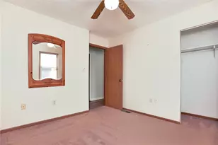 547 Cresthaven Dr, Pittsburgh, PA 15239 - Photo 11