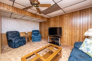 185 Princeton Dr, Center Township, PA 15001 - Photo 33