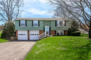 185 Princeton Dr, Center Township, PA 15001 - Photo 1