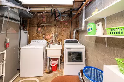 185 Princeton Dr, Center Township, PA 15001 - Photo 35