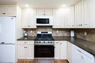 185 Princeton Dr, Center Township, PA 15001 - Photo 11