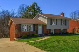 245 Wyngate Rd, Moon/Crescent Twp, PA 15108 - Photo 3