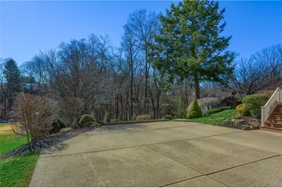 245 Wyngate Road, Moon/Crescent Twp, PA 15108 - Photo 5