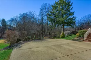 245 Wyngate Rd, Moon/Crescent Twp, PA 15108 - Photo 5