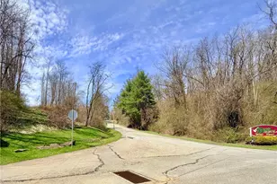 1017 Colonial Dr, Menallen Township, PA 15401 - Photo 5