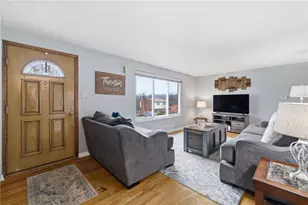 3138 Woodridge Dr, Pittsburgh, PA 15227 - Photo 5