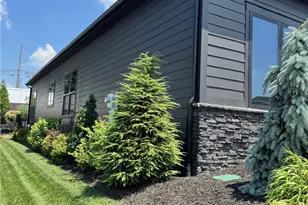 1007 Honey Locust Dr, Penn Twp, PA 15644 - Photo 3