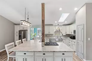 587 Kimble Dr, Pittsburgh, PA 15116 - Photo 9