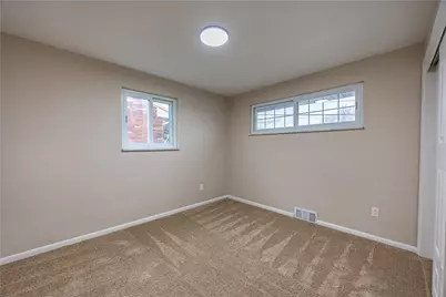 592 Guylyn Dr, Pittsburgh, PA 15235 - Photo 11