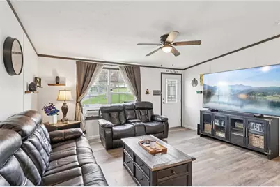 996 Monaca Rd, Center Township, PA 15061 - Photo 9