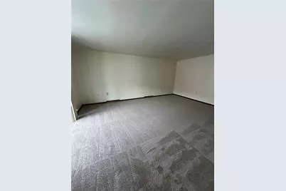 935 Russellwood Ave #5, Stowe Township, PA 15136 - Photo 7