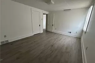 19 Singer Ave, McKees Rocks, PA 15136 - Photo 9