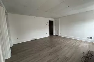 19 Singer Ave, McKees Rocks, PA 15136 - Photo 3