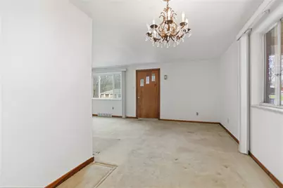 1429 Romano Dr, Bridgeville, PA 15017 - Photo 7