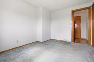 1429 Romano Dr, Bridgeville, PA 15017 - Photo 17