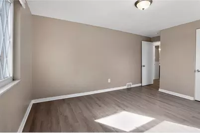 8030 Lincoln Rd, Pittsburgh, PA 15147 - Photo 17