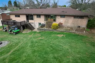 128 Shanahan Rd, Center Township, PA 16001 - Photo 17