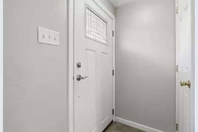 18 Crestwood Dr, Cecil, PA 15321 - Photo 5