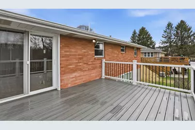 18 Crestwood Dr, Cecil, PA 15321 - Photo 33