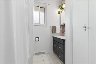 109 Peffer St, Harmony Boro, PA 16063 - Photo 23