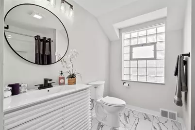 419 Macarthur St, Stowe Township, PA 15136 - Photo 19