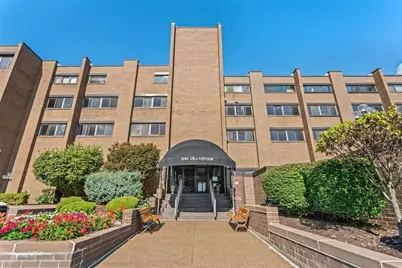 1000 Grandview Ave #405, Pittsburgh, PA 15211 - Photo 1