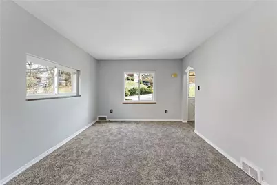 569 Loretto Road, Pittsburgh, PA 15217 - Photo 3