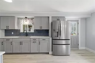 409 Victoria St, West Mifflin, PA 15122 - Photo 5