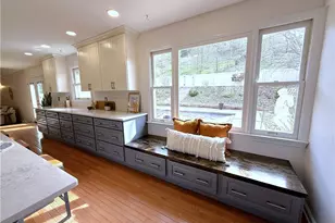 5542 Saddlebrook Dr, Bethel Park, PA 15102 - Photo 9