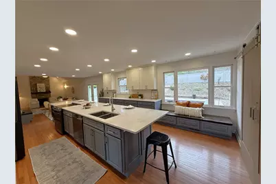 5542 Saddlebrook Dr, Bethel Park, PA 15102 - Photo 7