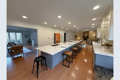 5542 Saddlebrook Dr, Bethel Park, PA 15102 - Photo 9