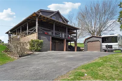 124 Harriet Dr, Lower Burrell, PA 15068 - Photo 3