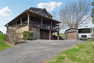 124 Harriet Dr, Lower Burrell, PA 15068 - Photo 3