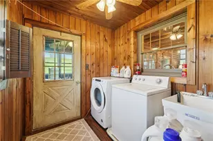 124 Harriet Dr, Lower Burrell, PA 15068 - Photo 21