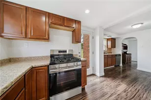 617 Elm Dr, Pittsburgh, PA 15147 - Photo 3