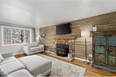 5318 Spring Valley Dr, Pittsburgh, PA 15236 - Photo 9