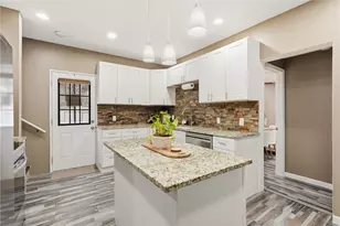 1629 Streets Run Rd, Pittsburgh, PA 15236 - Photo 9