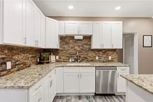 1629 Streets Run Rd, Pittsburgh, PA 15236 - Photo 15