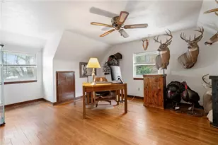 1425 Junior Dr, Pittsburgh, PA 15227 - Photo 17