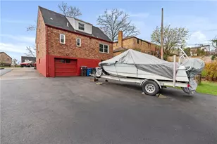 1425 Junior Dr, Pittsburgh, PA 15227 - Photo 21