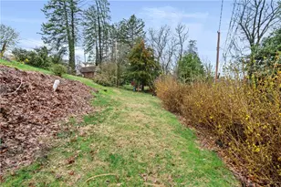 1425 Junior Dr, Pittsburgh, PA 15227 - Photo 23