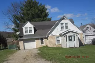 821 McKinley Ave, Springdale Boro, PA 15049 - Photo 1