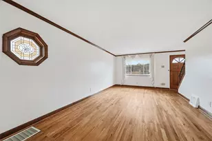 912 Rita Dr, Wilkins Township, PA 15221 - Photo 7