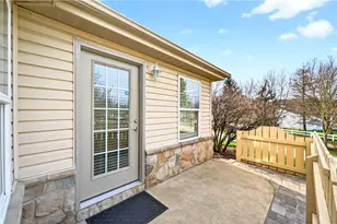 6034 Triple Crown Cir, Hempfield Township, PA 15601 - Photo 11