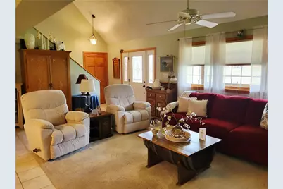 801 Rolling Hills Drive, Ruffs Dale, PA 15679 - Photo 9