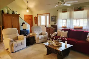 801 Rolling Hills Dr, Ruffs Dale, PA 15679 - Photo 9