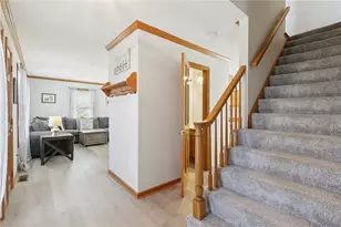 365 Cobblestone Cir, Robinson Twp, PA 15136 - Photo 3