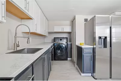 125 Liberty St, Bridgeville, PA 15017 - Photo 11