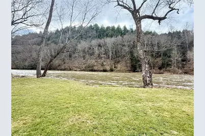 214 Youngs Ln, Sugarcreek Boro, PA 16323 - Photo 3