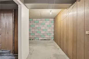 424 E New Castle St, Harmony Boro, PA 16063 - Photo 37